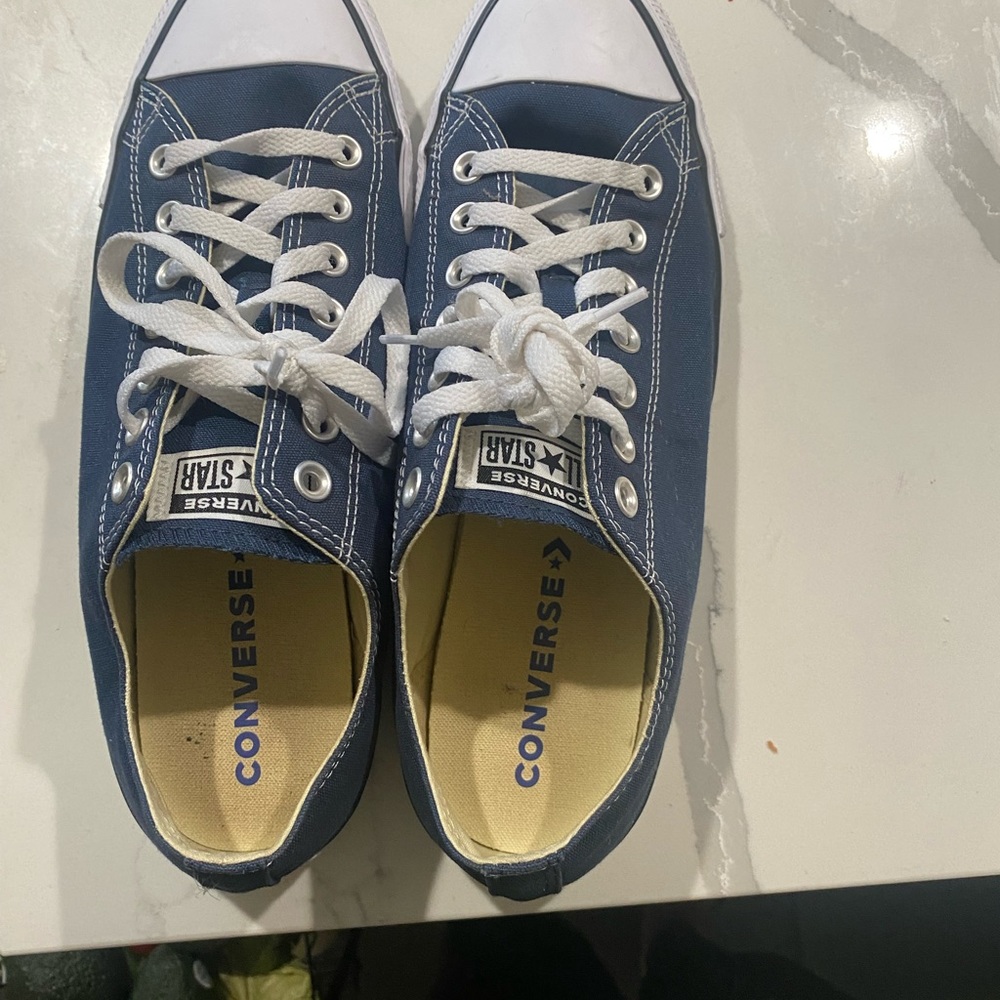Navy blue men converse